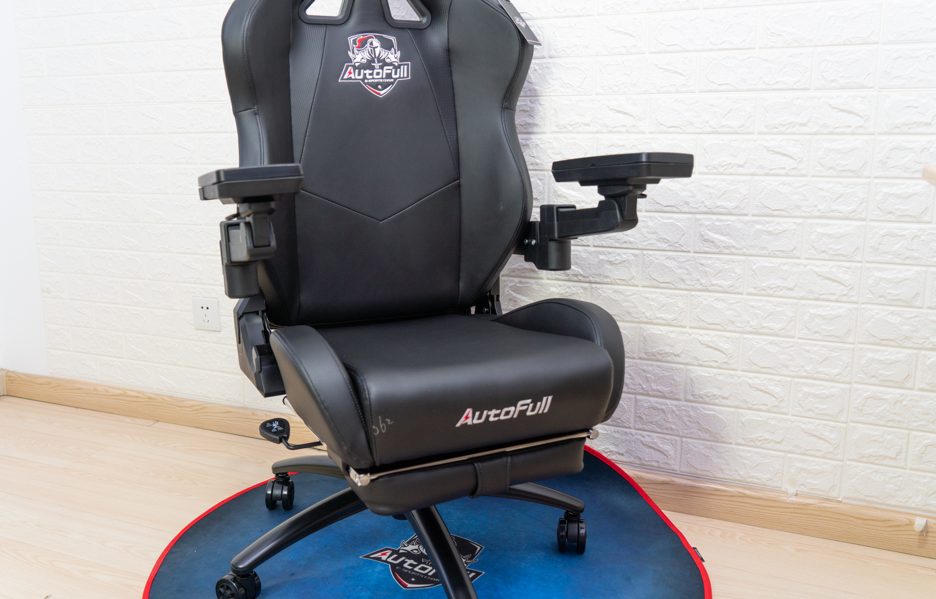 傲风透气电竞椅,椅子就坐傲风电竞椅