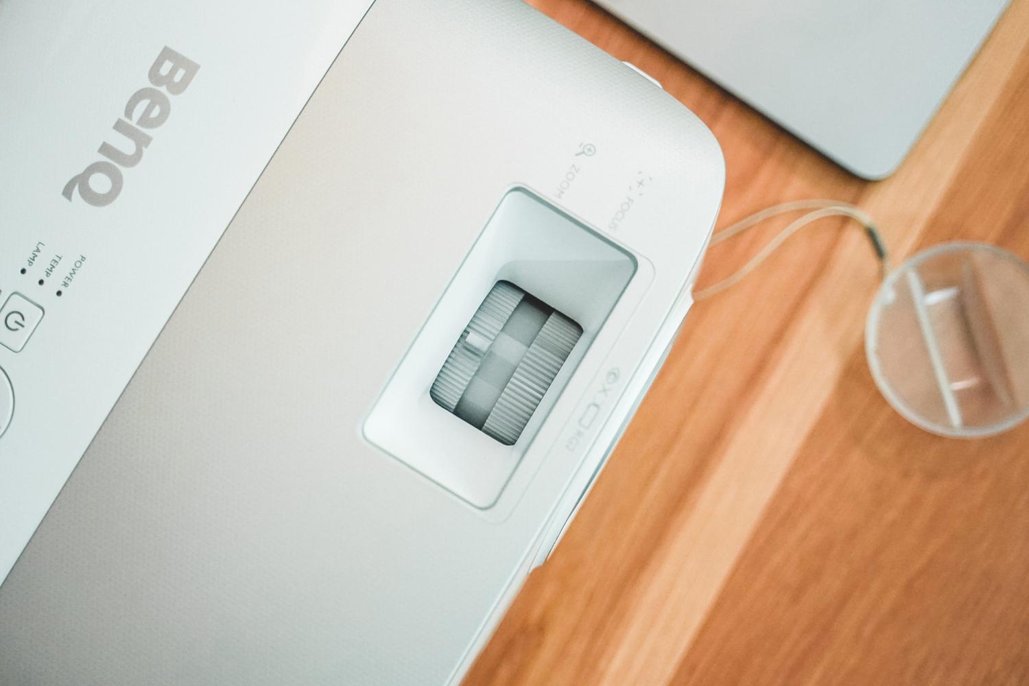 1024x768明基投影仪颗粒感测评,明基i706投影仪评测