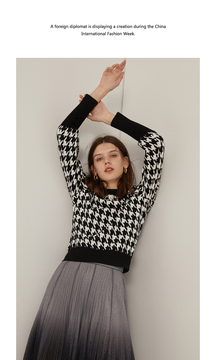 显瘦初秋打底衫上衣女高级感,时尚潮款女打底衫秋冬