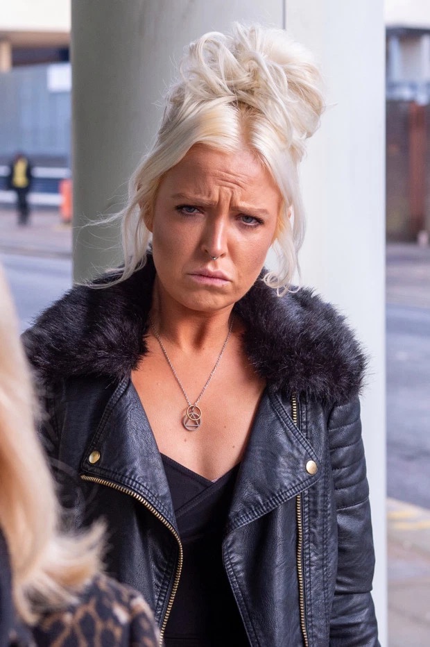 开飞机应急逃生门被罚钱,开飞机逃生门罚多少