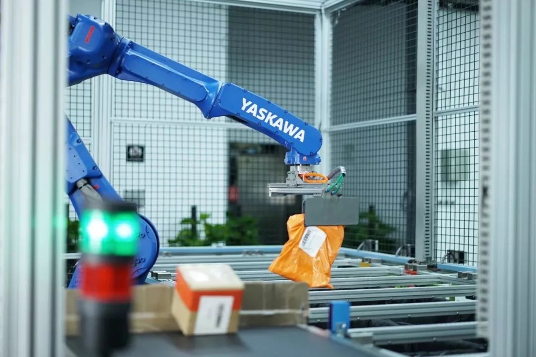 「第C维」智能物流机器人会自己开网店吗?