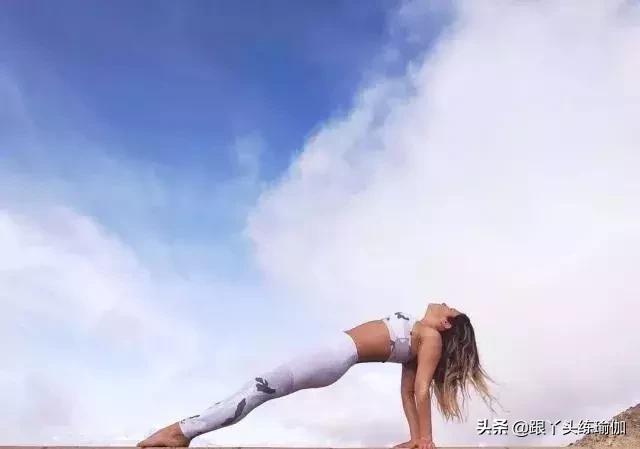 佛系瑜伽人，用这种方式告诉大家“他们的理想饿了”