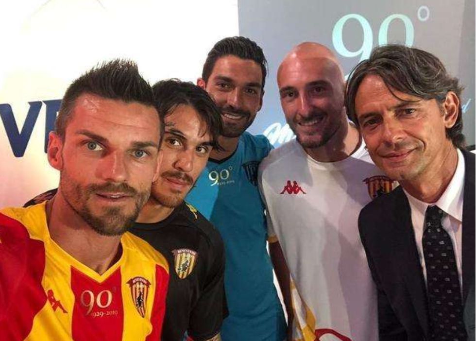 因扎吉兄弟再次惊艳足坛!2人同时带队登联赛榜首!足球史上罕见