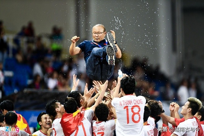 越南国家男子足球队比赛,越南男足夺冠球迷上街庆祝