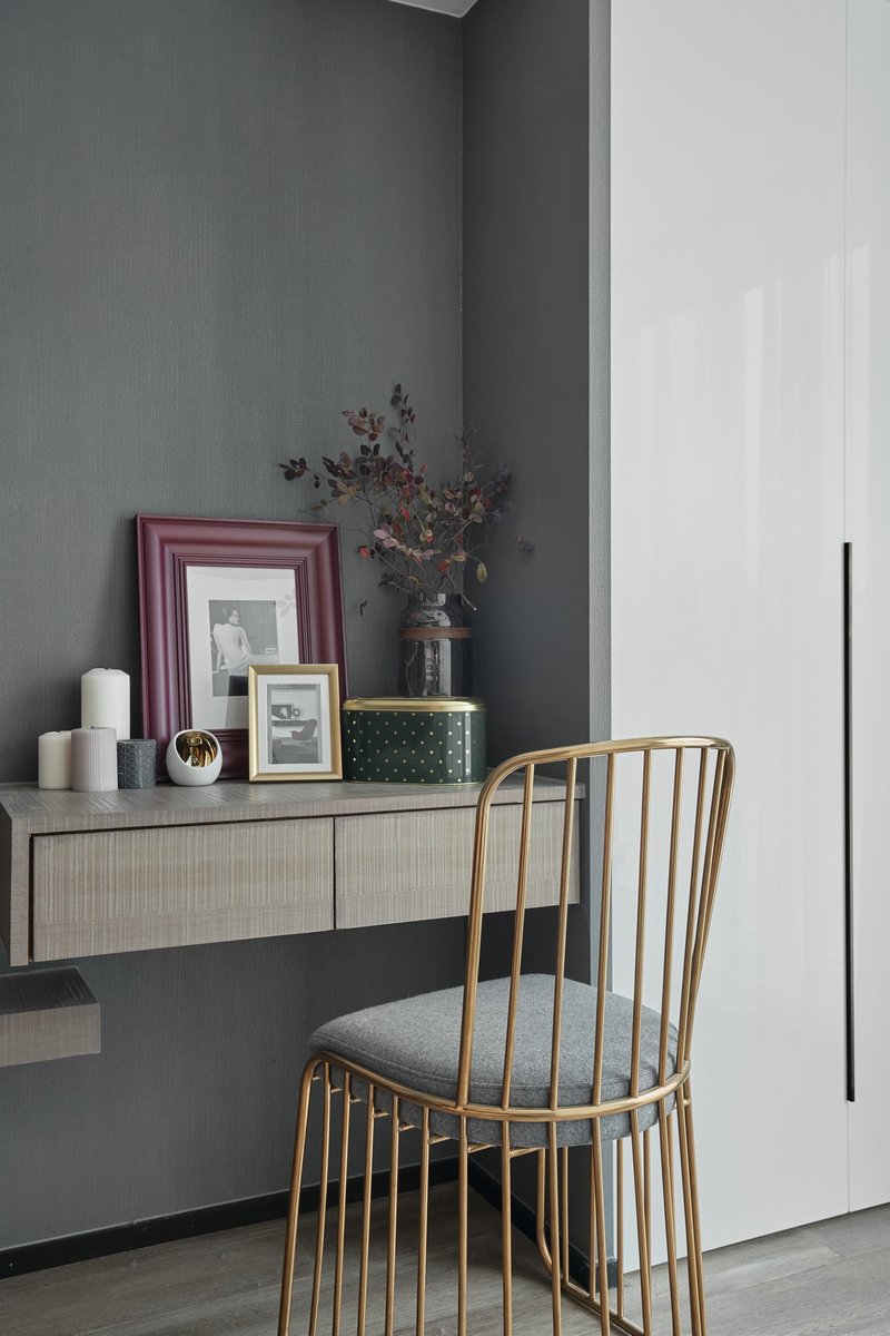 高级灰烟粉真的惊艳,高级灰烟粉撩人轻熟风