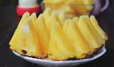 菠萝一定要用盐水泡吗,菠萝用盐水泡的时间短会怎么样