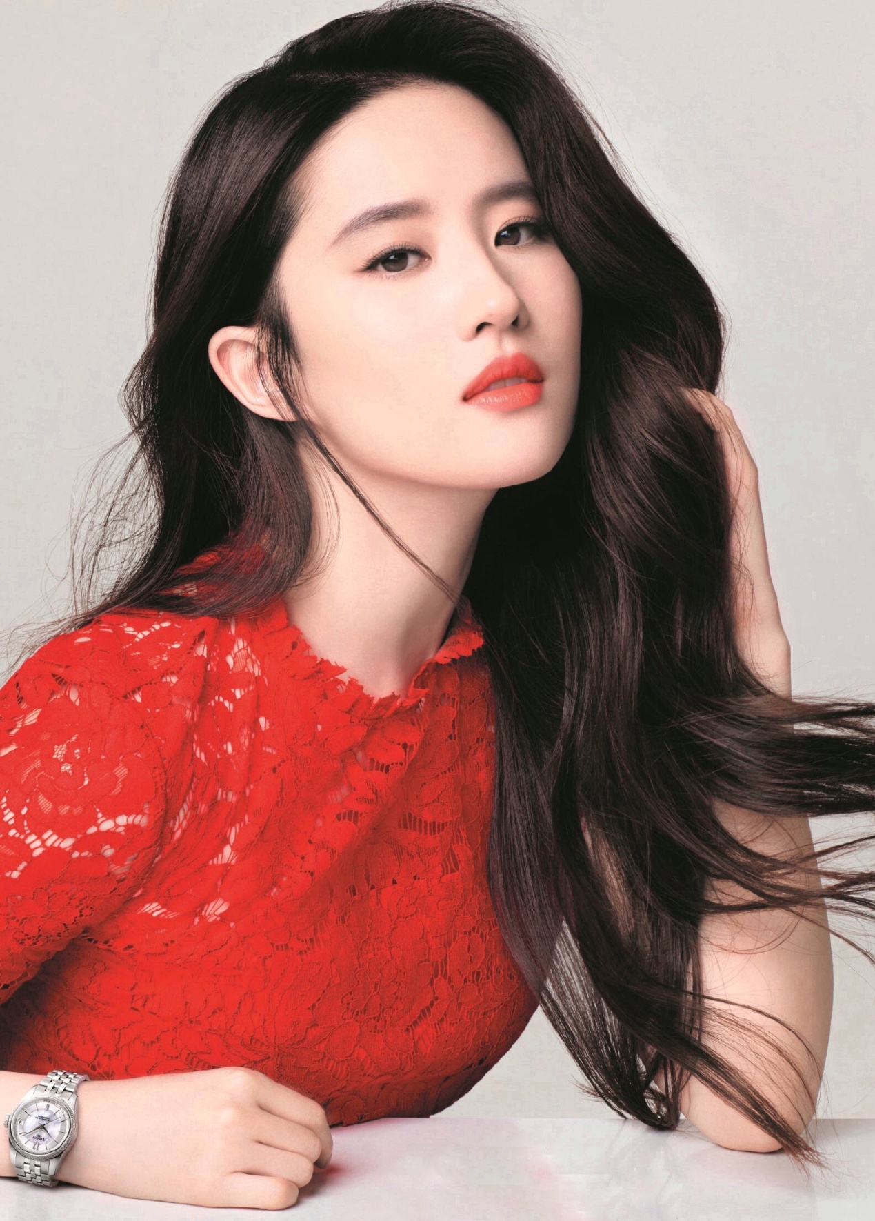 天生的美人胚子,脸上一般具有4个特征,淡妆浓妆都很好看