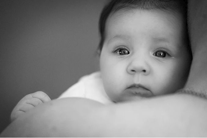 宝宝鼻涕黄粘稠有血丝怎么办,小孩鼻涕青黄粘稠怎么回事