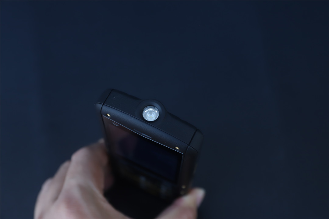 agmm9三防老人手机,agm三防手机暴力测评