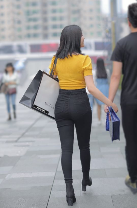 刚加女生微信她不回信息,刚加女生微信三天不聊天