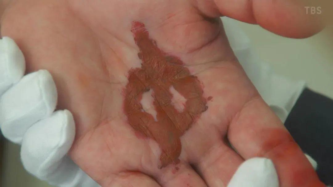 信息量超大!今年第一日剧,这神仙CP只是互相馋对方身子?