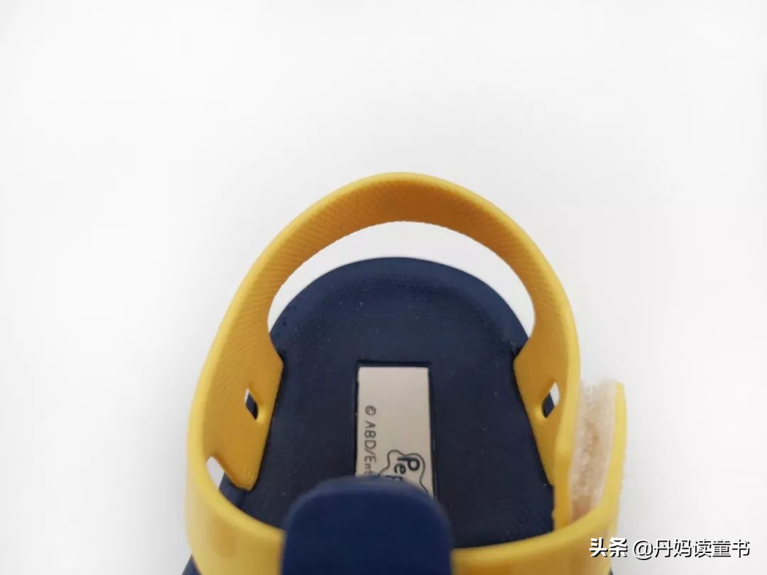 小孩穿多了凉鞋对身体的伤害,小孩子穿凉鞋会有什么影响