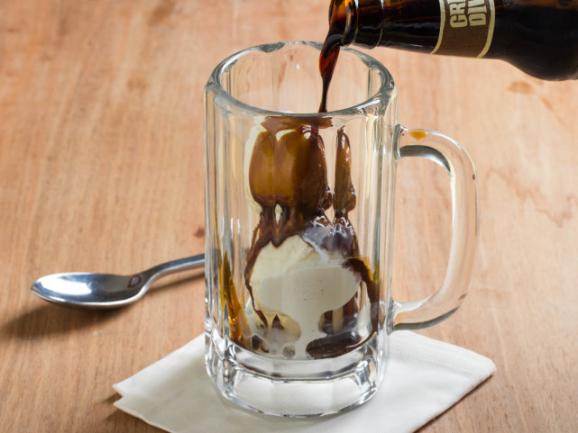 夏天正确打开方式冰啤酒,啤酒开盖后喝不完怎么办