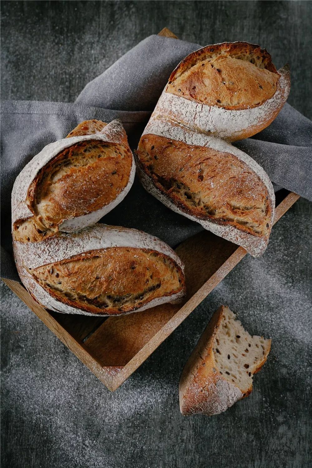 巴黎贝甜谷物面包,法国橄榄香草面包