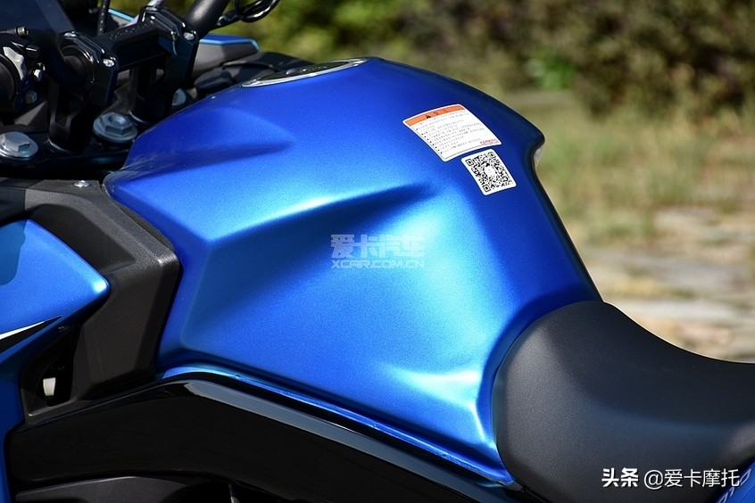 贝纳利蓝宝龙和春风400,跑短途对比跑长途