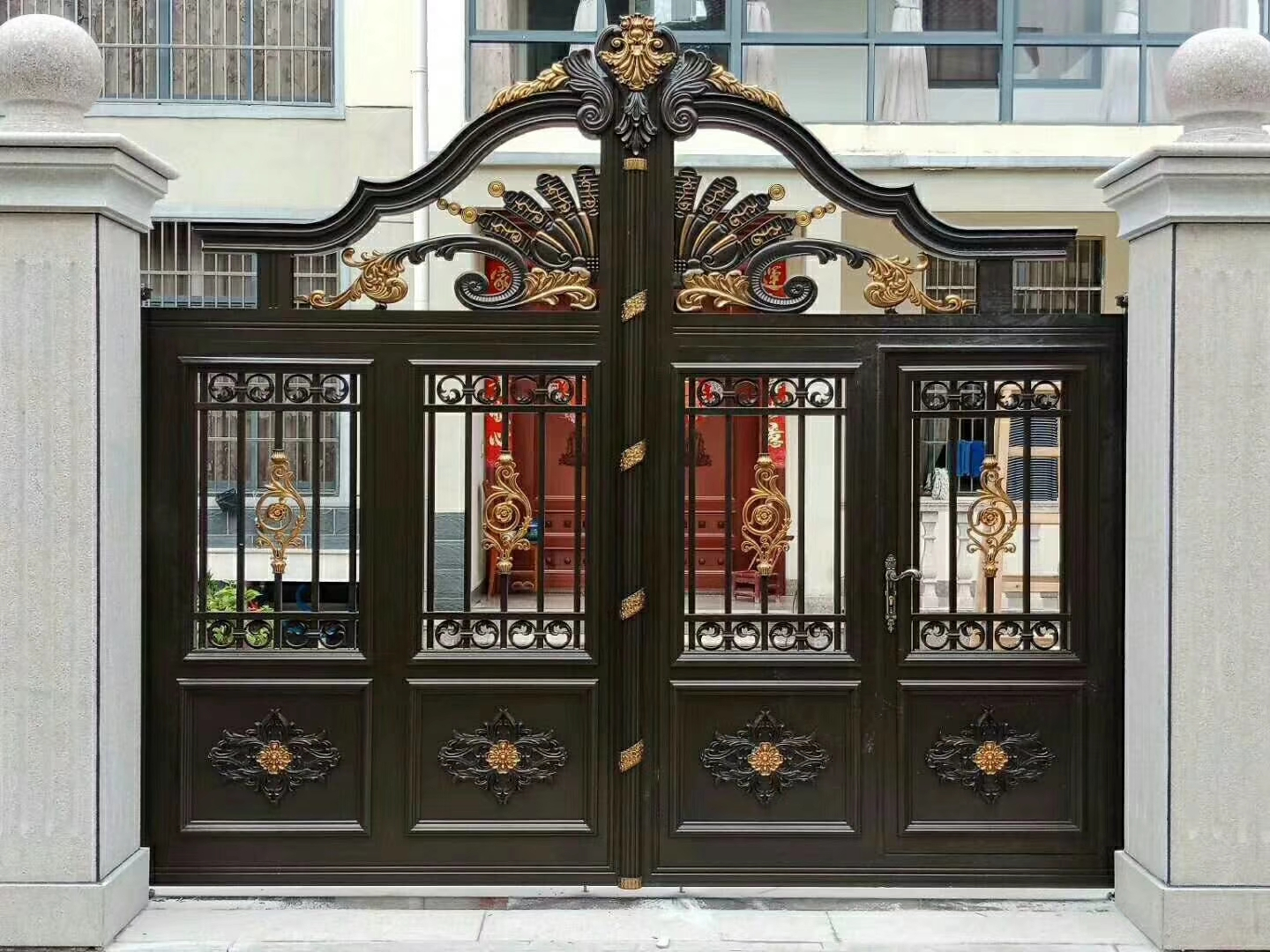 双开铝艺大门安装,双开铝艺大门