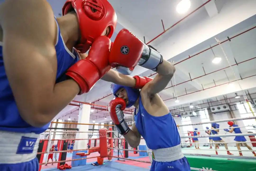 娴欐睙浣撹偛浠h〃鍥㈠嚭寰佸叏杩愪細,绀句細鍔涢噺杩愯惀鍏叡浣撹偛鍦洪