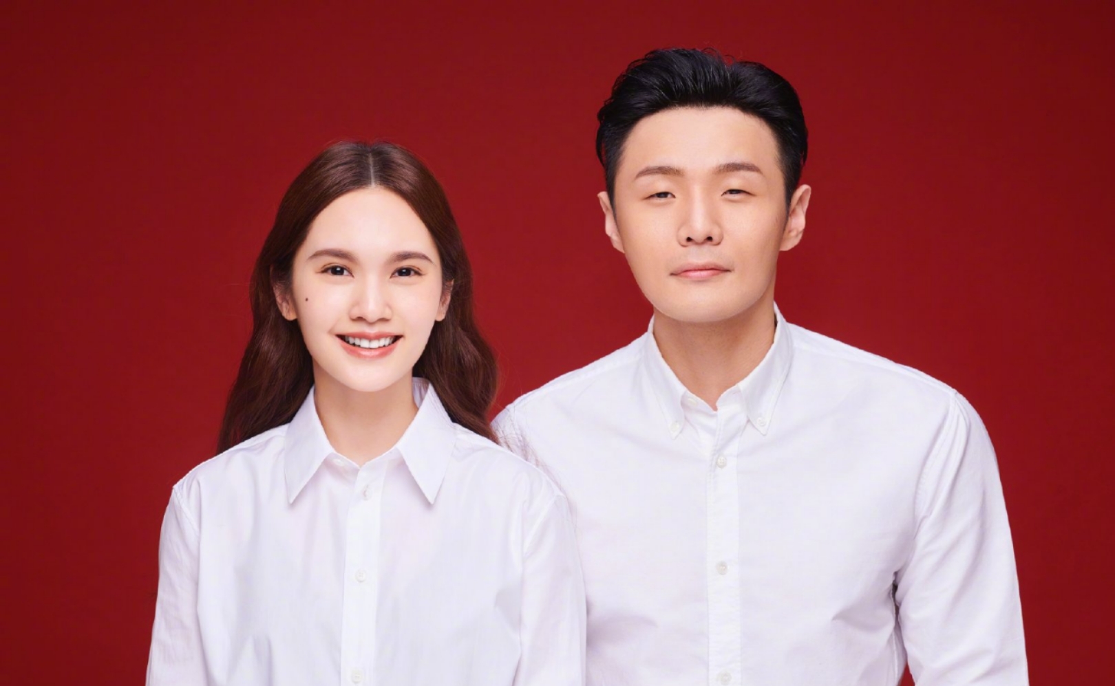 李荣浩在哪拿的结婚证,李荣浩结婚证