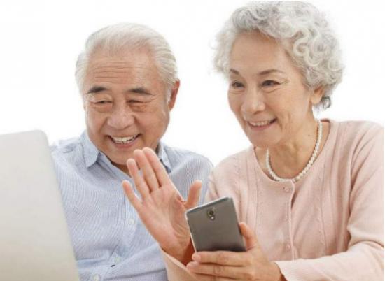 修正中老年蛋白质粉的功效与作用,蛋白质粉哪个比较适合老年人