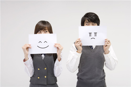 孩子痴迷游戏不听劝怎么办,孩子沉迷游戏不让他上学正确吗