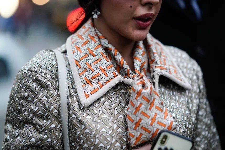 burberry澶у崠,burberry鑲′环