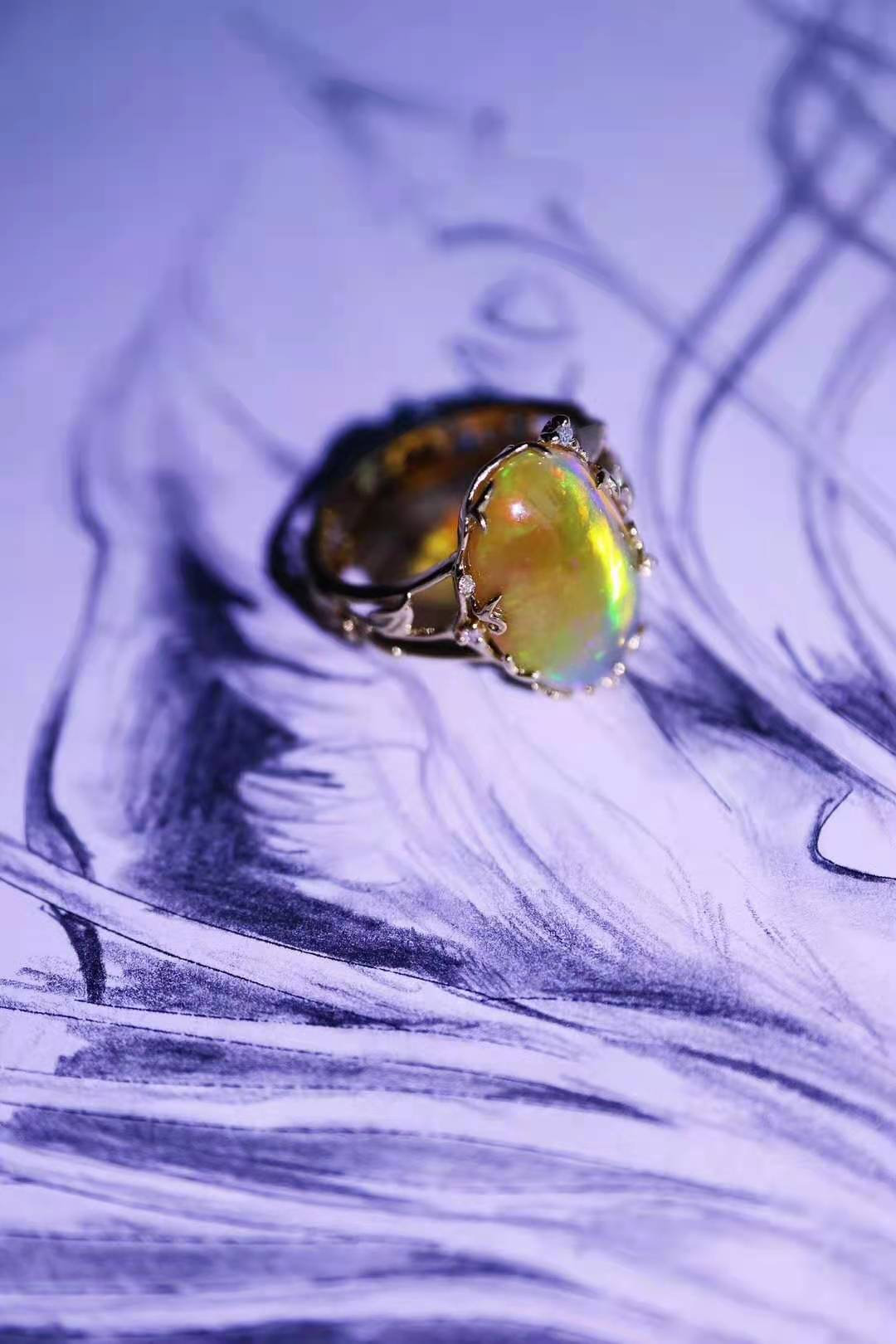 欧泊是什么宝石价格多少,欧泊是贵重宝石吗