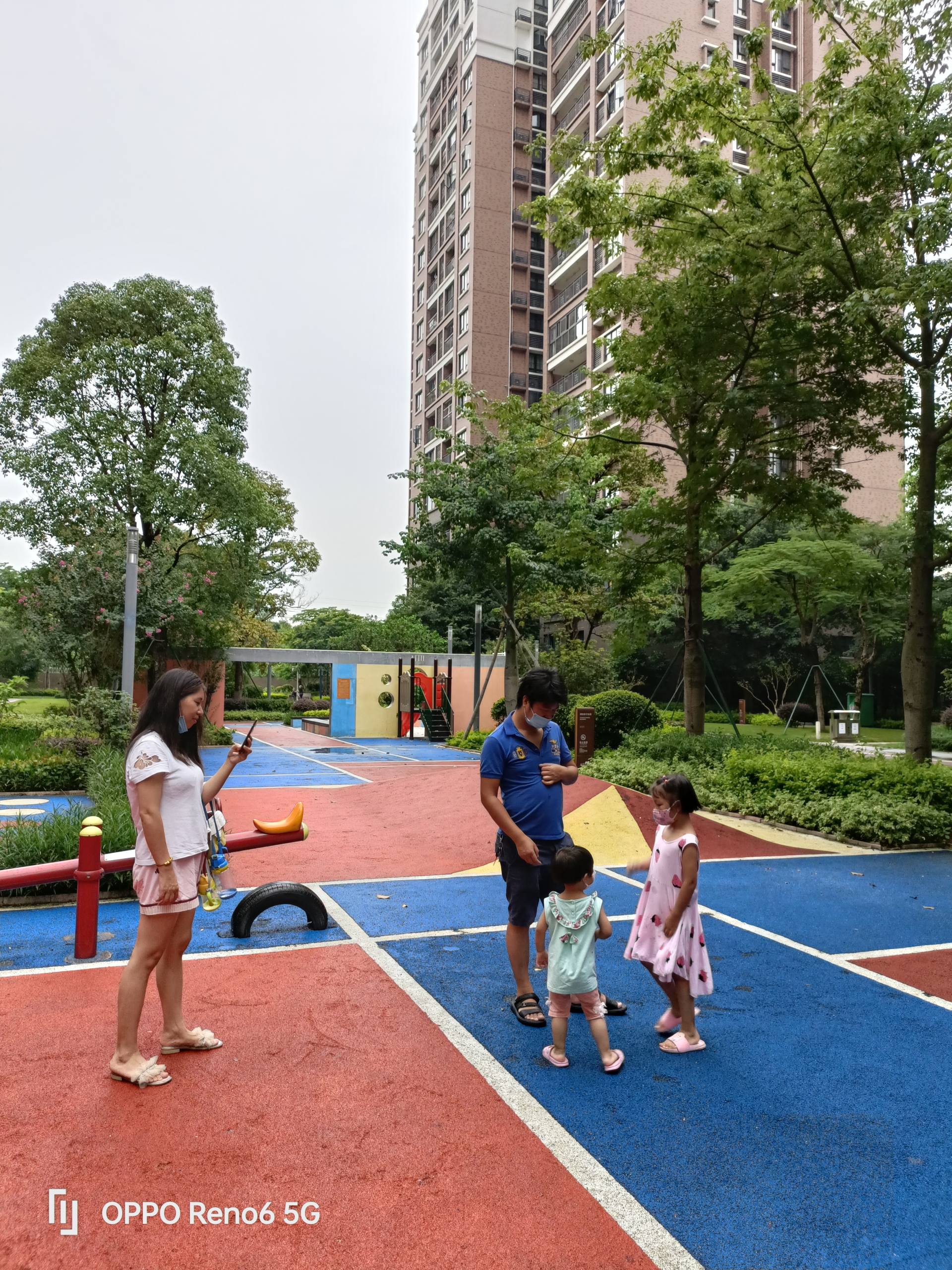 opporeno6对红米k40,opporeno6跟红米k40