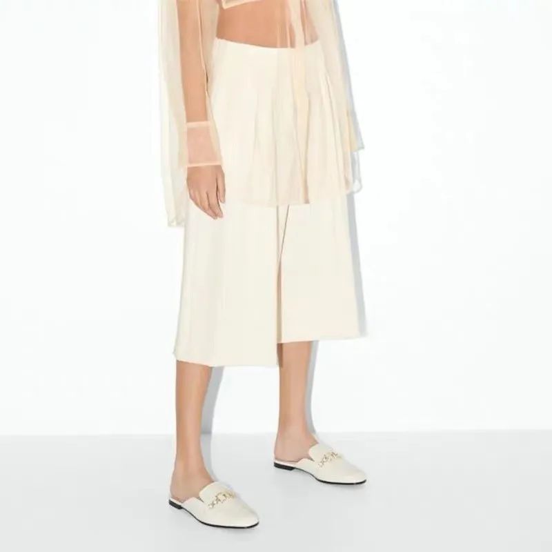 鞋柜怎么放春夏秋冬的鞋 (鞋柜必备的小白鞋)