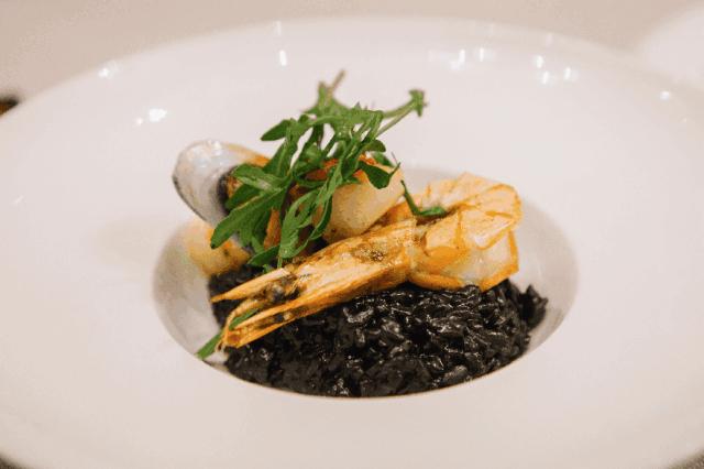 山西艺奢书廊餐厅 (太原艺奢书廊餐厅生日布置)