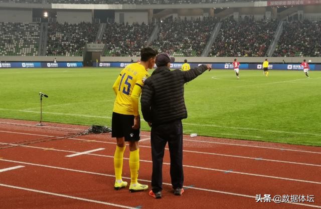 盘点来自安徽十大知名足球运动员,国内40年最强的足球运动员