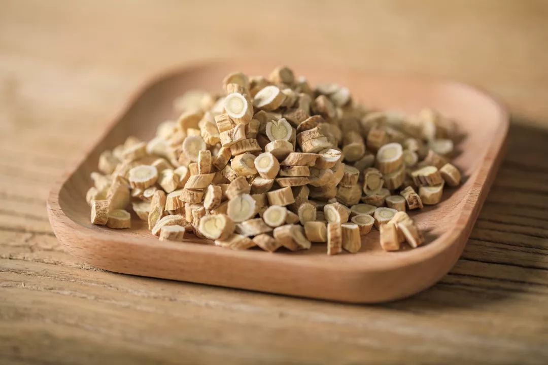 黄芪枸杞泡水养生吗,黄芪四季搭配正确方法