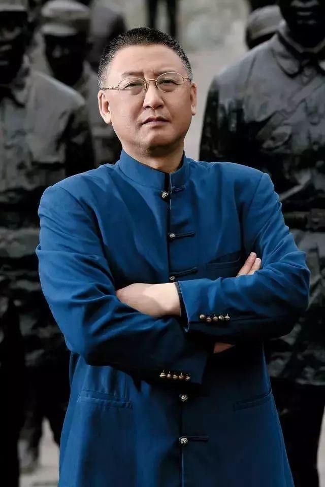 [真男人]嫌工资低辞职的四川副市长