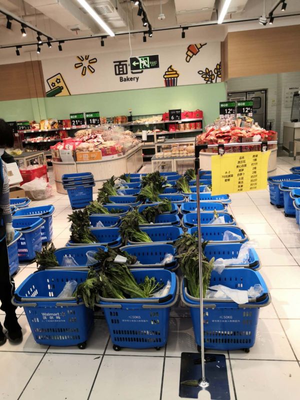 五大超市全员投入,“十元蔬菜包”迅速进社区,优先送入孤寡老人家中