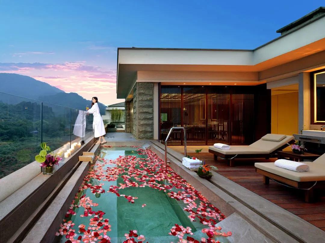 川西泡温泉看雪景,川西12月份最佳雪景泡温泉的地方