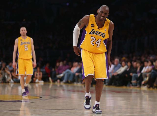 踢足球和打篮球区别采访,踢足球和打篮球哪个更需要身体