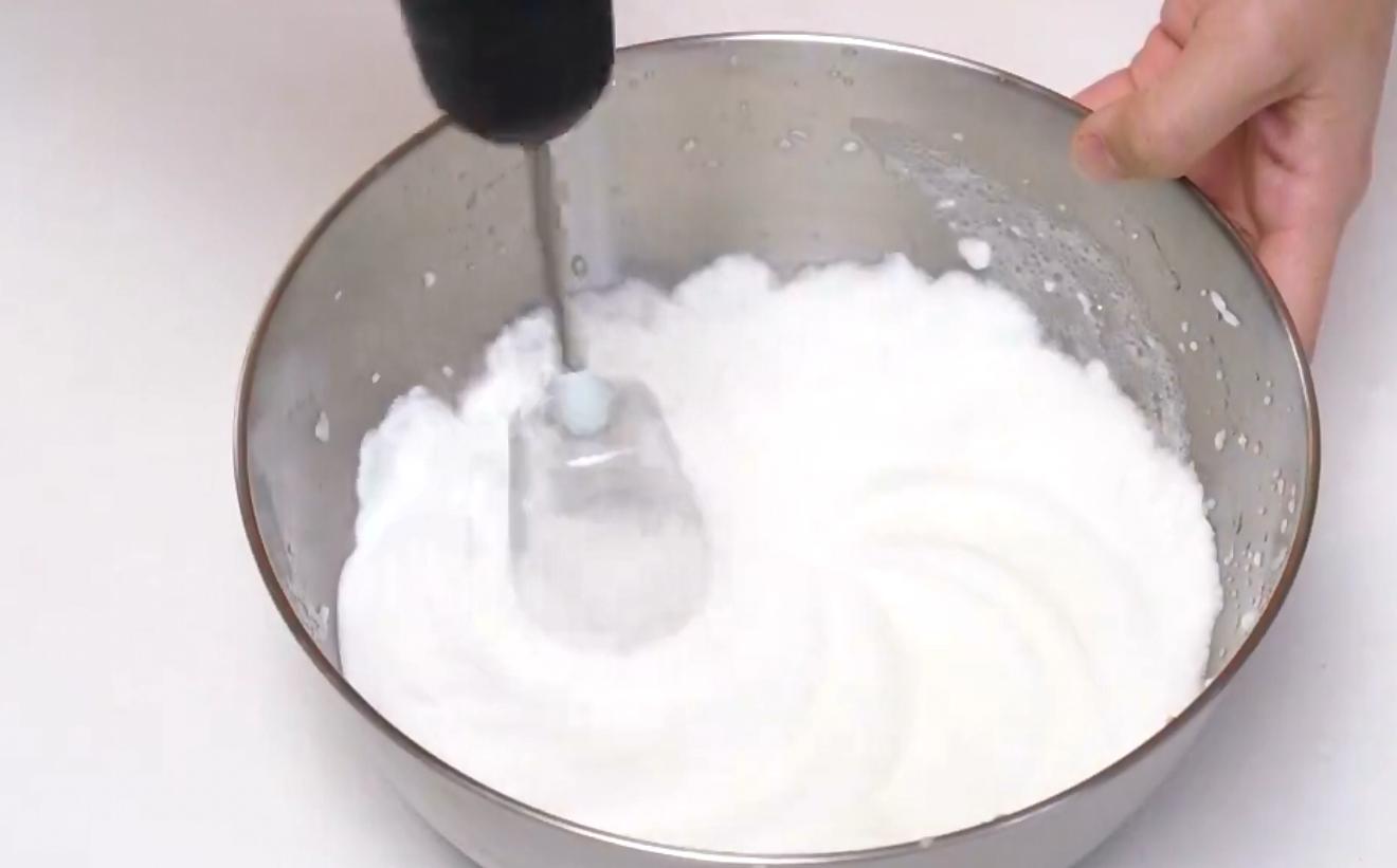 打蛋器不用电动的,打蛋器不用电自动做蛋糕