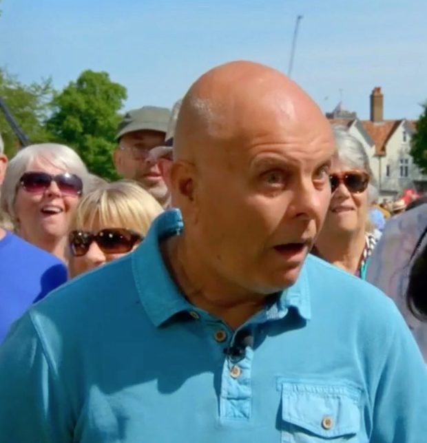 发财了!英老汉年轻时在香港花百元买表,竟是罕见名表现值36万