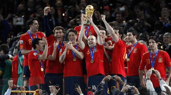 足坛近十年最佳球队巴萨,近十年来足坛最佳阵容包括内马尔