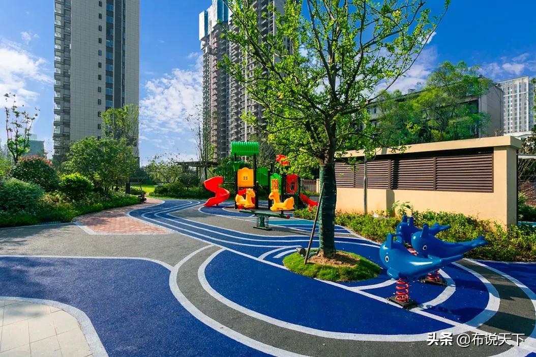 这盘一路爆火！人气沸腾长沙！卖毛坯！一线河景！黄金C位