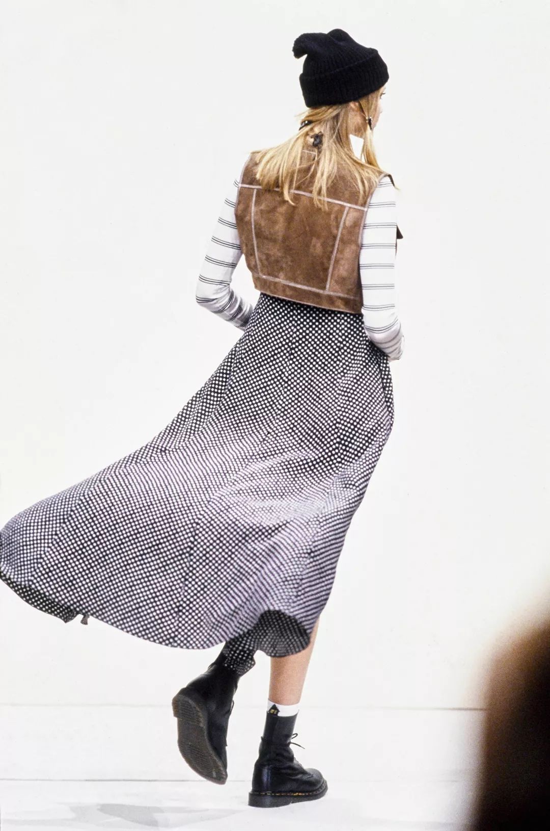 穿马丁靴的人,穿drmartens的男生什么梗