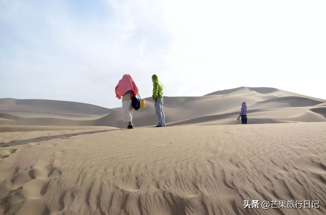 女孩辞职从广州去甘肃*疆新**旅行，途经敦煌哈密有惊无险的难忘经历