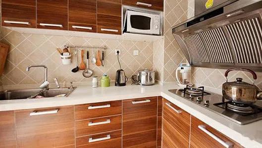 富看厨房穷看厅堂装修,穷看客厅富看厨房什么意思