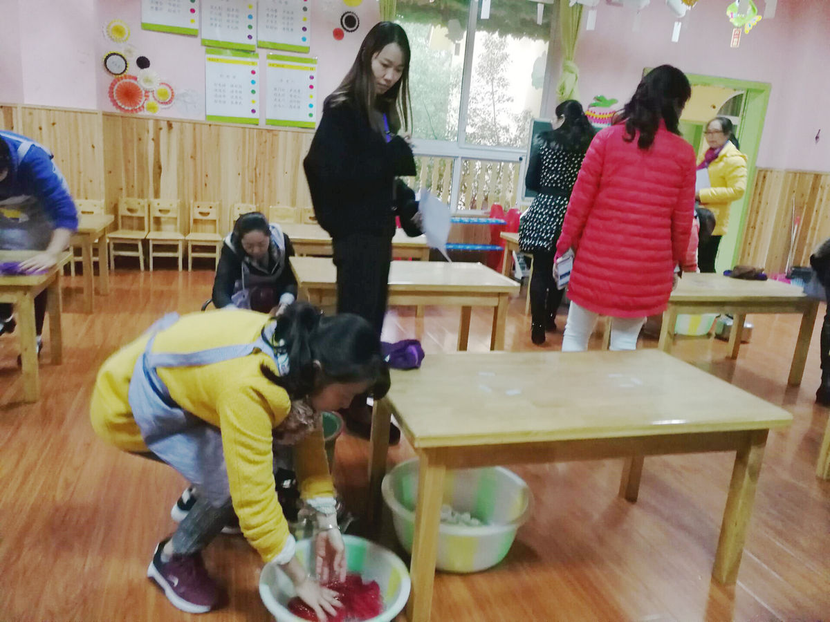 宝妈当幼儿园老师怎么样,宝妈当学校保育员