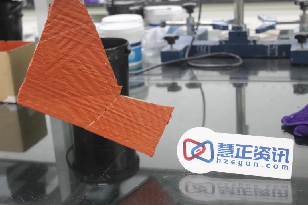 滴水不漏的建筑“雨衣”∣吉美帮红橡胶屋面外露专用防水评测