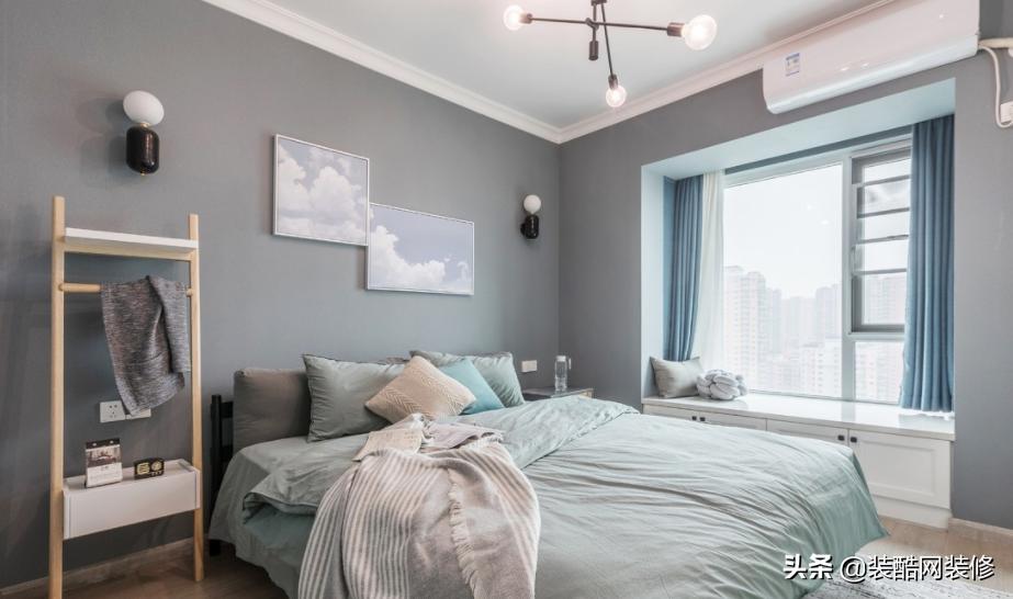 难以置信这竟是男孩子的家，清新柔软，女生见了都眼红