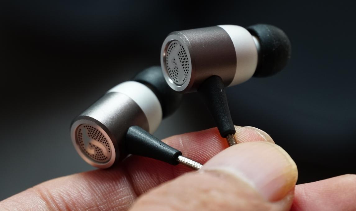 森海塞尔百元耳机跟千元耳机对比,同等价位森海塞尔和sony