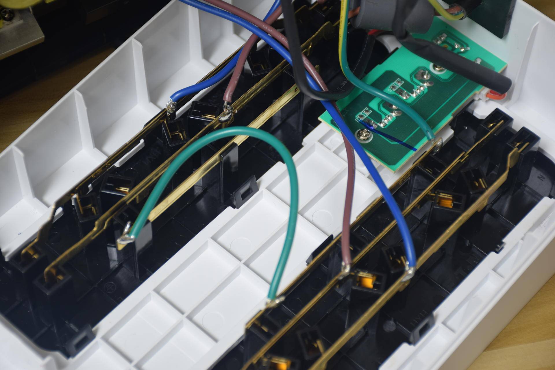 给硬盘和数据多一份保险，山特TG-BOXUPS不间断电源体验