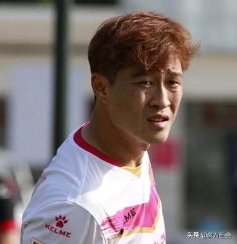 前国脚复出征战中甲赛场,前国脚47岁复出踢中甲联赛