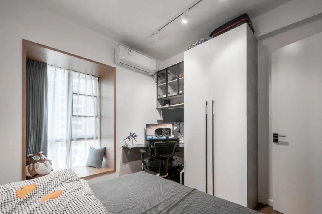 佛山女子与男友、男友妈弟住76㎡，养一猫还要工作室，装修绝了