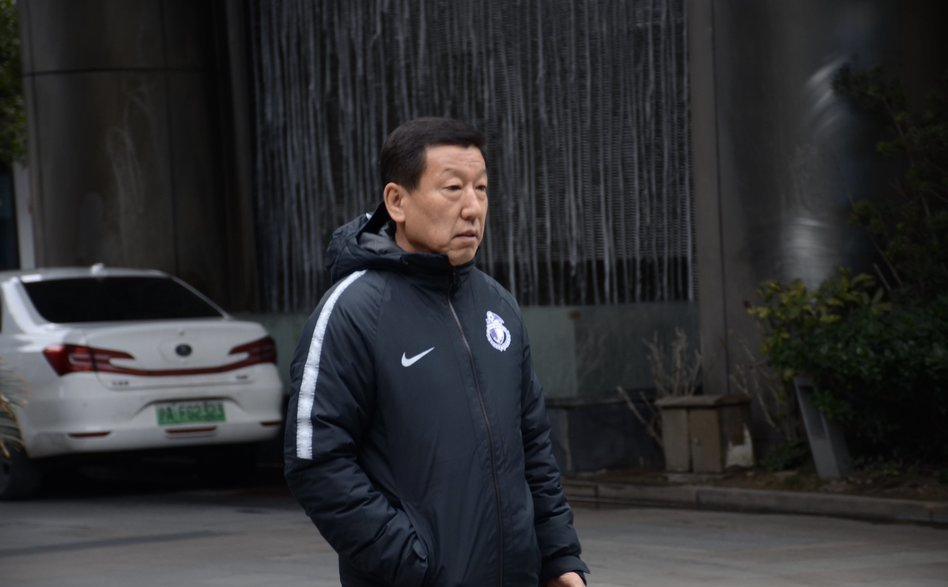 王健林豪购多名主力国脚！大连队魔鬼主场首秀或掀翻广州恒大